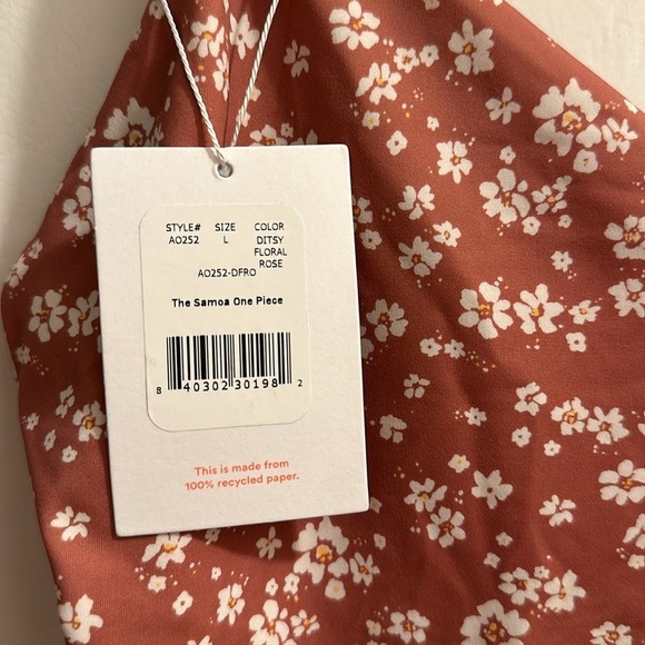 Andie the Samoa Ditsy Floral Rose - Picture 3 of 8